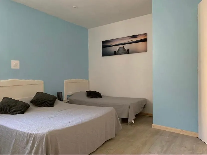 Holiday home Grand Gite Jacuzzi Crupies
