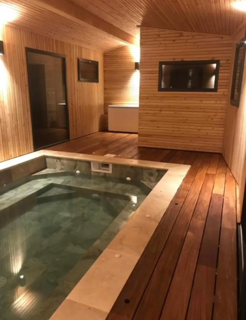 Grand Gite Jacuzzi Crupies Holiday home